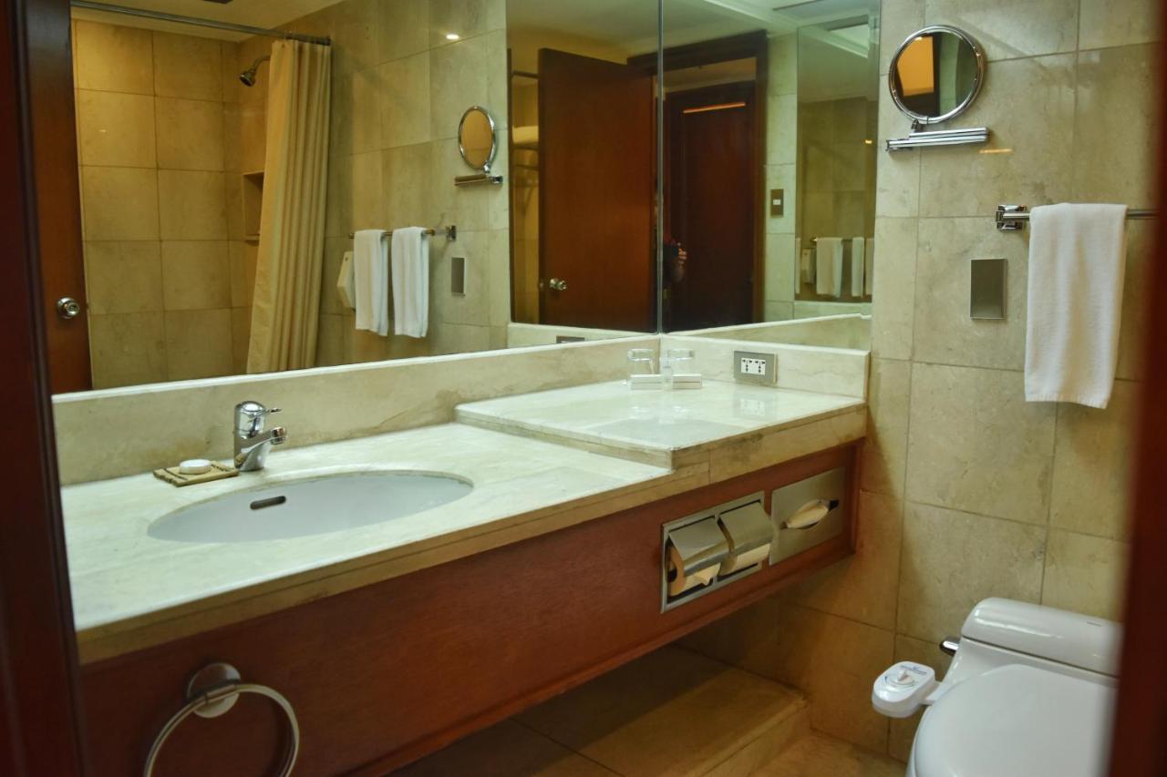 Manila Prince Hotel מראה חיצוני תמונה